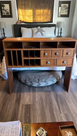 Desk hutch