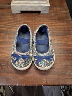 Carter's Size 5 Toddler Shoe