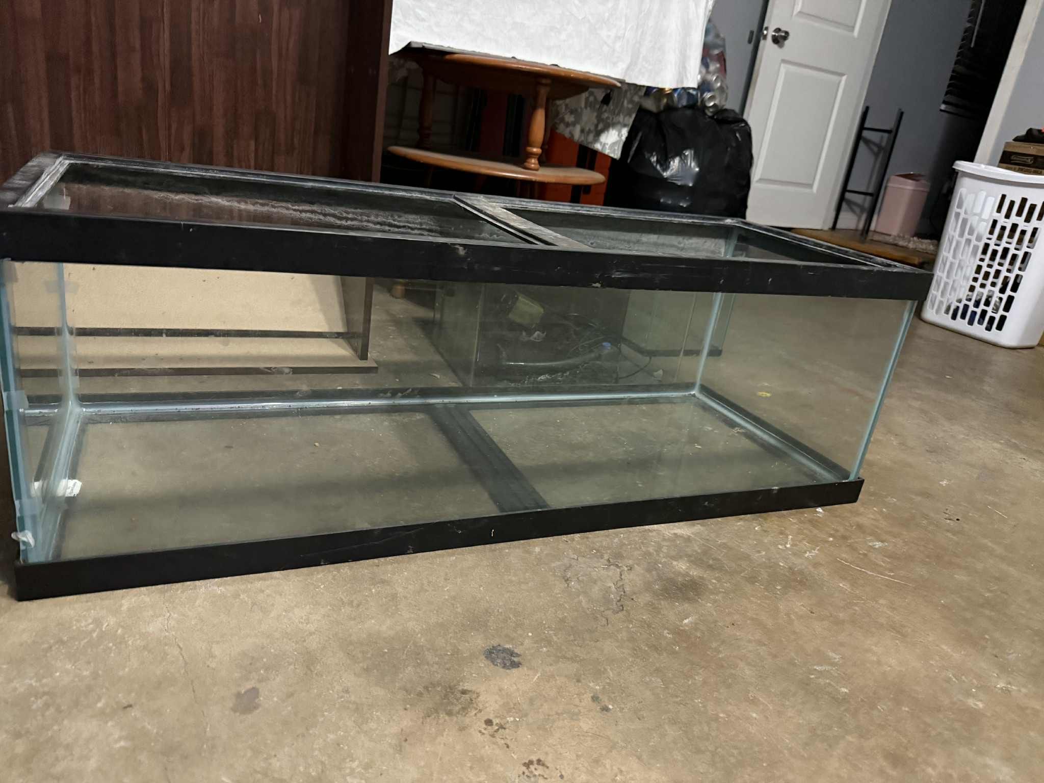 60 Gallon Fish Tank – Good Condition – $80