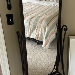 Mirror-floor Length With Iron Stand