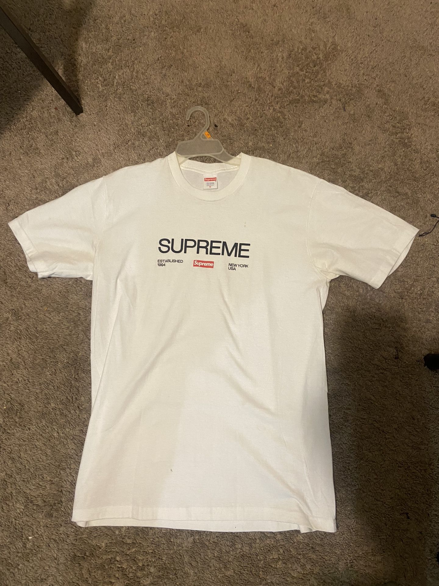 Supreme Shirt ( Size Medium )