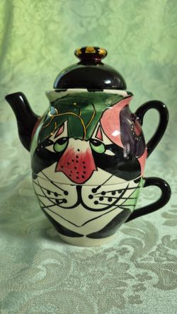 Character Collectibles cat tea set