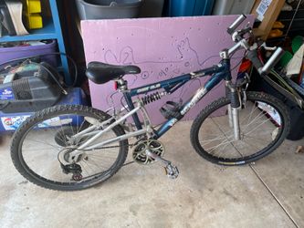Men’s mongoose 26 inch mountain bike