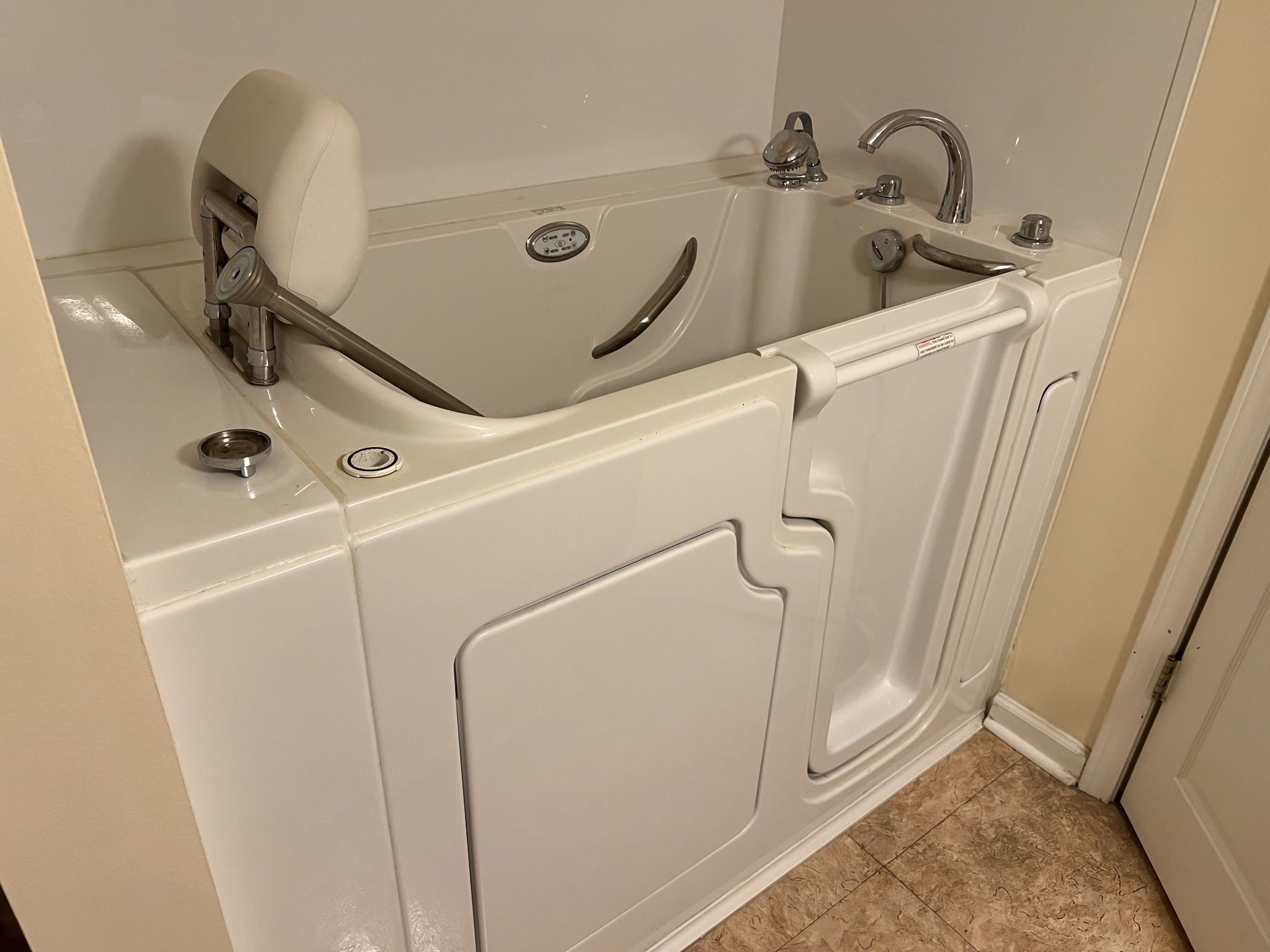 SafeStep WalkIn Tub