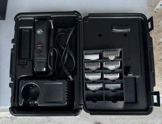 Andis BGR+ Cordless With Charging Base And Detachable Blades