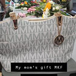 New, Packaged and Sealed MKF AUTHENTIC Leather Purses 👜