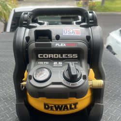 60V MAX* FLEXVOLT® 2.5 Gallon Cordless Air Compressor