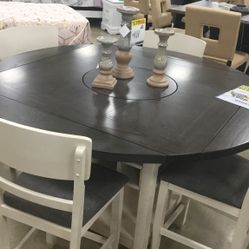 1round Table  4 Chairs
