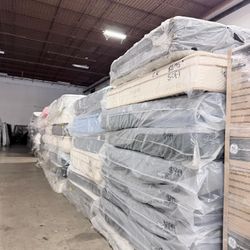 KING MATTRESS SEALY SERTA BEAUTYREST PURPLE SAATVA STEARNS AND FOSTER AND MORE 