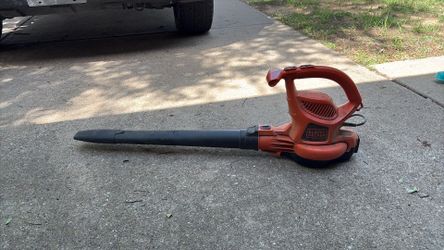 Black and Decker blower