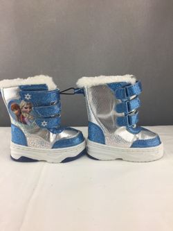 Brand New Frozen Booth toddler