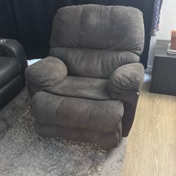 Single couch recliner