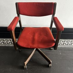Mid Century Swivel Chair