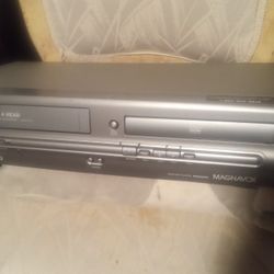 M MAGNAVOX VHS DVD CD PLAYER Combo With Extras Tested
