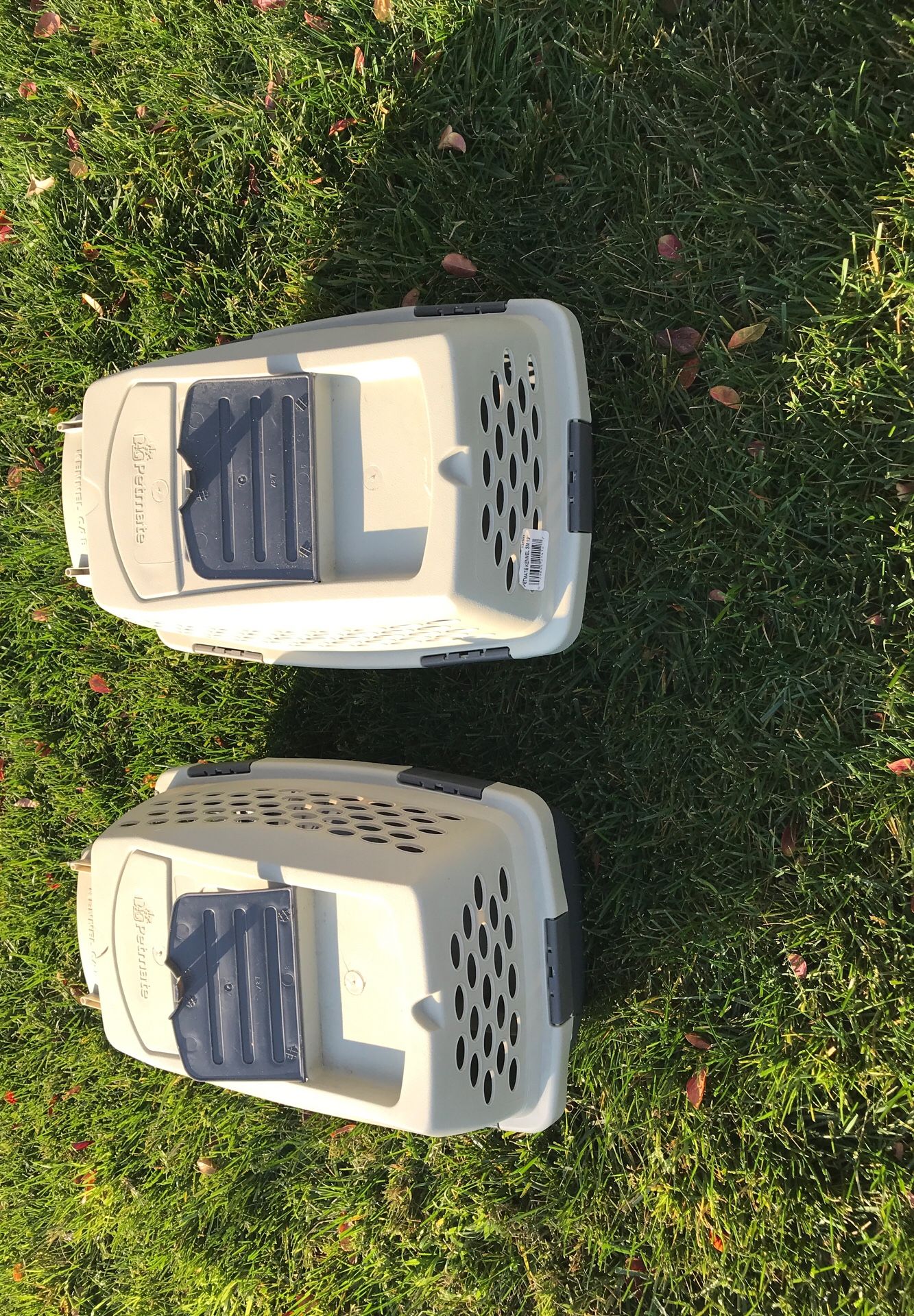 Two Petmate kennel cab small dogs /cats for Sale in Sacramento, CA