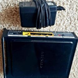 NETGEAR ROUTER WNR 2000 LIKE NEW 