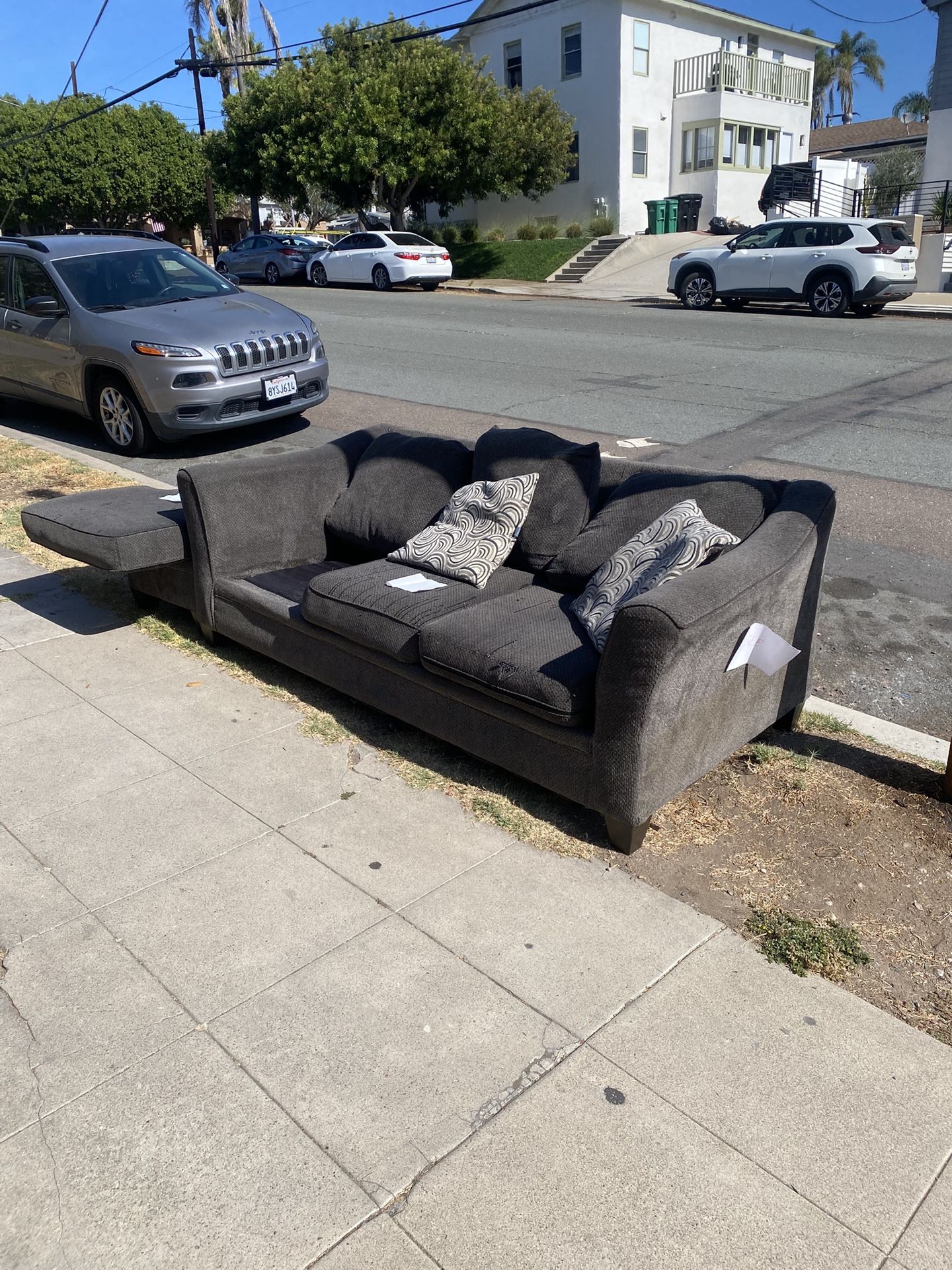 FREE COUCH 