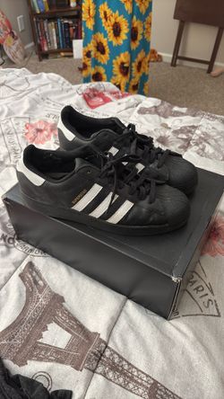 30$ Adidas Superstar Black And White