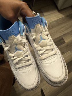 White And Blue Jordan’s Size 7.5/8 Women’s, Men’s 6