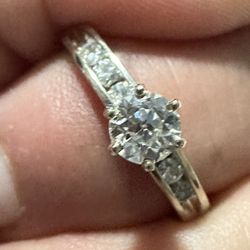 14K White Gold Diamond Ring 