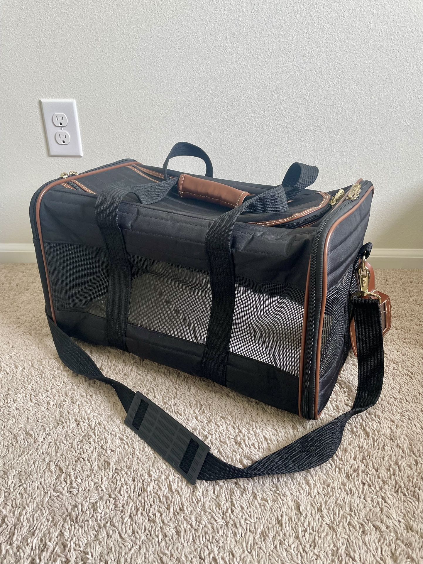 Sherpa Original Deluxe Travel Pet Carrier (Black) Large