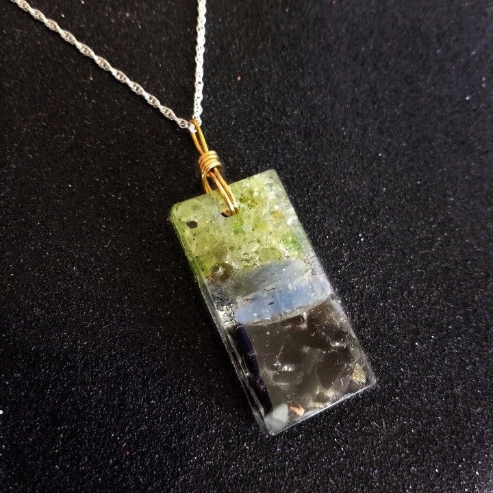 Green peridot black tourmaline blue kyanite orgonite orgone pendant on sterling silver necklace new