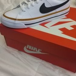 Nike Court Legacy 