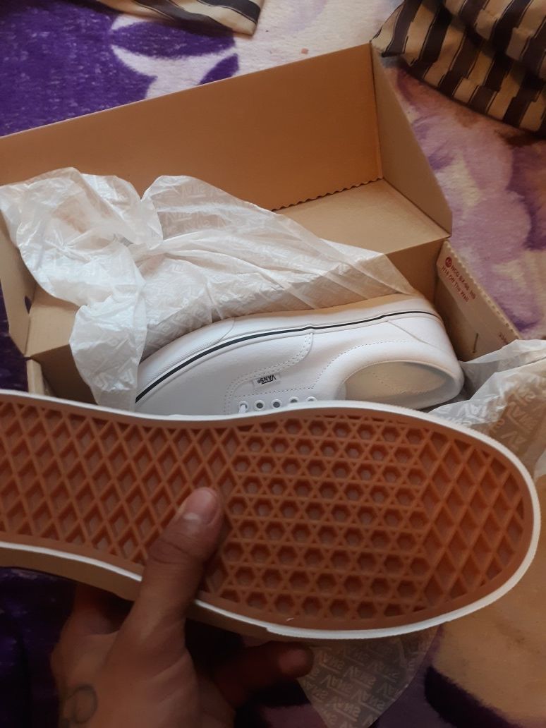 Vans "Off The Wall" White/Size 9