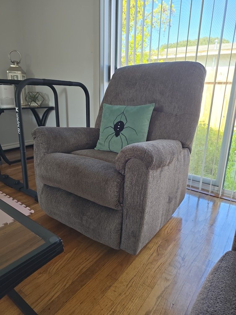 Recliner Couch.