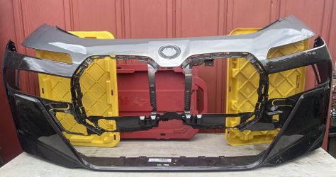 2022-2025 G70 BMW 7-SERIES M-SPORT FRONT BUMPER COVER OEM NICE SHAPE 