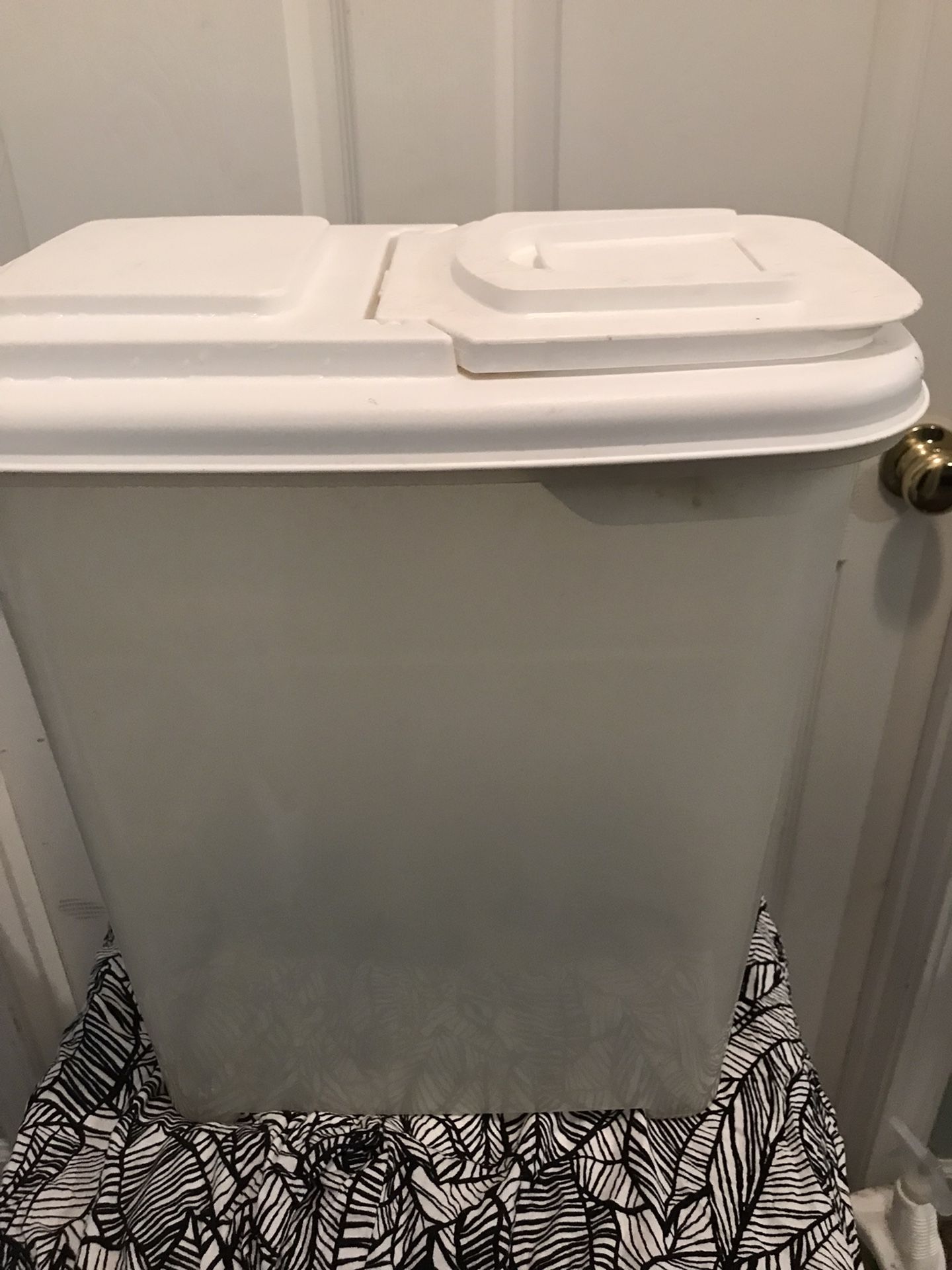 Pet Food Storage