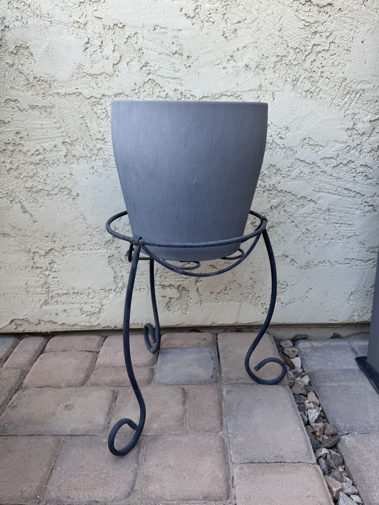 Flower Pot With Stand