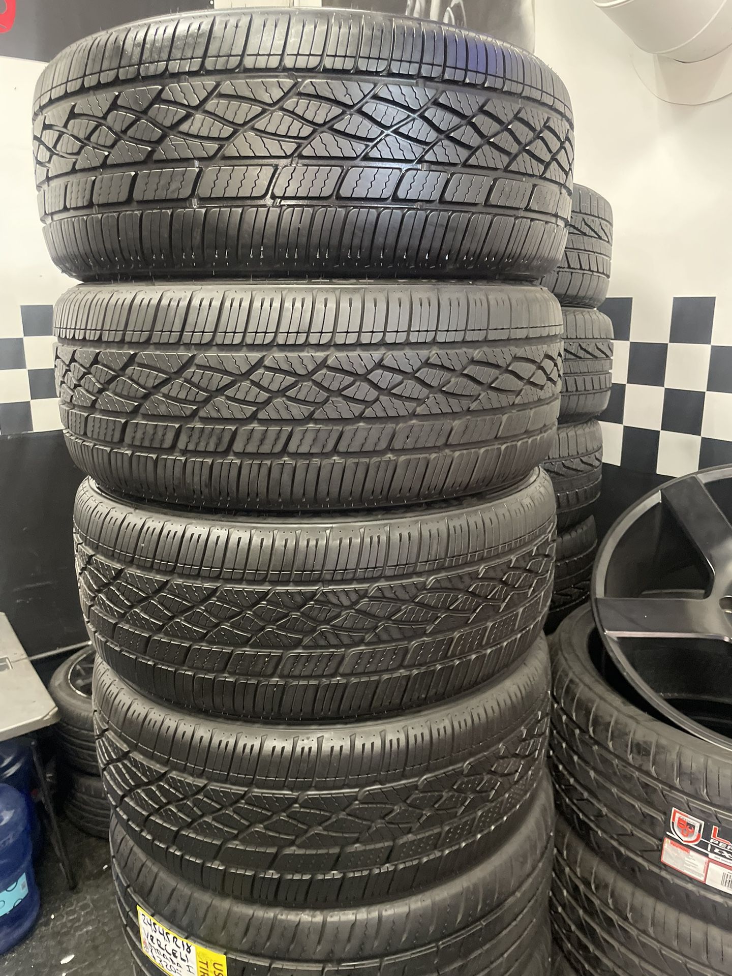 Set Of 4 Matching Tires All Season Like New Firestone Firehawk 225/45R18