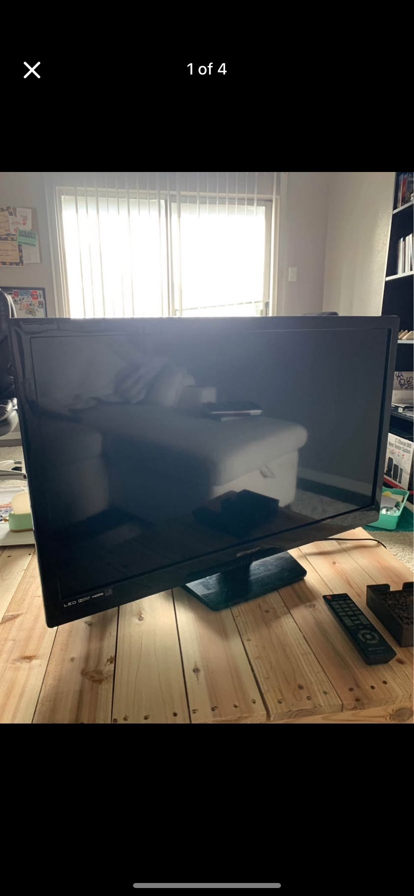 Emerson 32” Tv