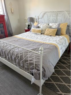 Queen Bed