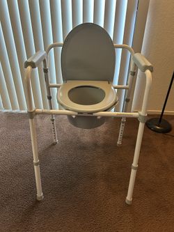 Commode Toilet