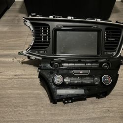 2014-2015 Kia Optima Radio W/navigation 