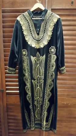 Embroidered dress robe