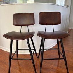 Set of 2 brown high top chairs