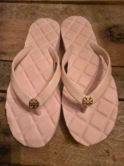 Ladies sz 7 flip flops