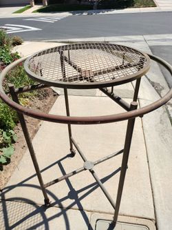 Metal round rack