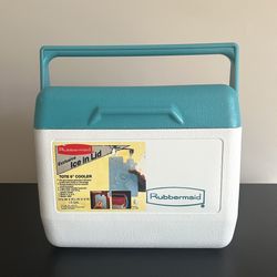 Vintage 1988 Rubbermaid Tote 6 Cooler Teal Blue Model 1805 Handle Locks USA