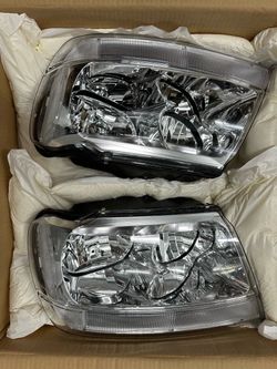 1999 To 2004 Jeep Grand Cherokee Headlights Chrome Headlights Clear Lens