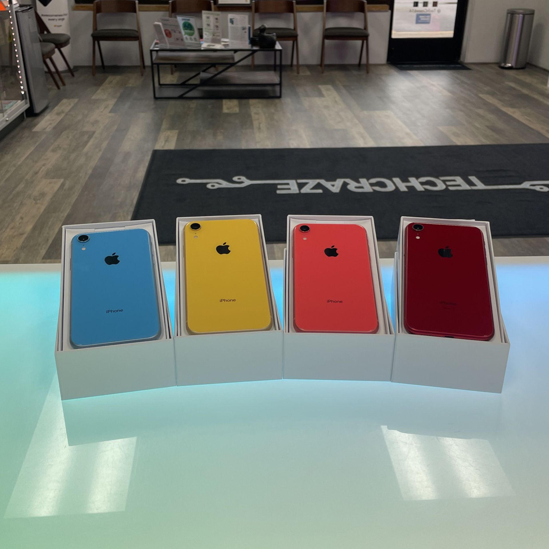 iPhone XR 64GB Fully Unlocked Blue/yellow/coral/Red Great Condition 