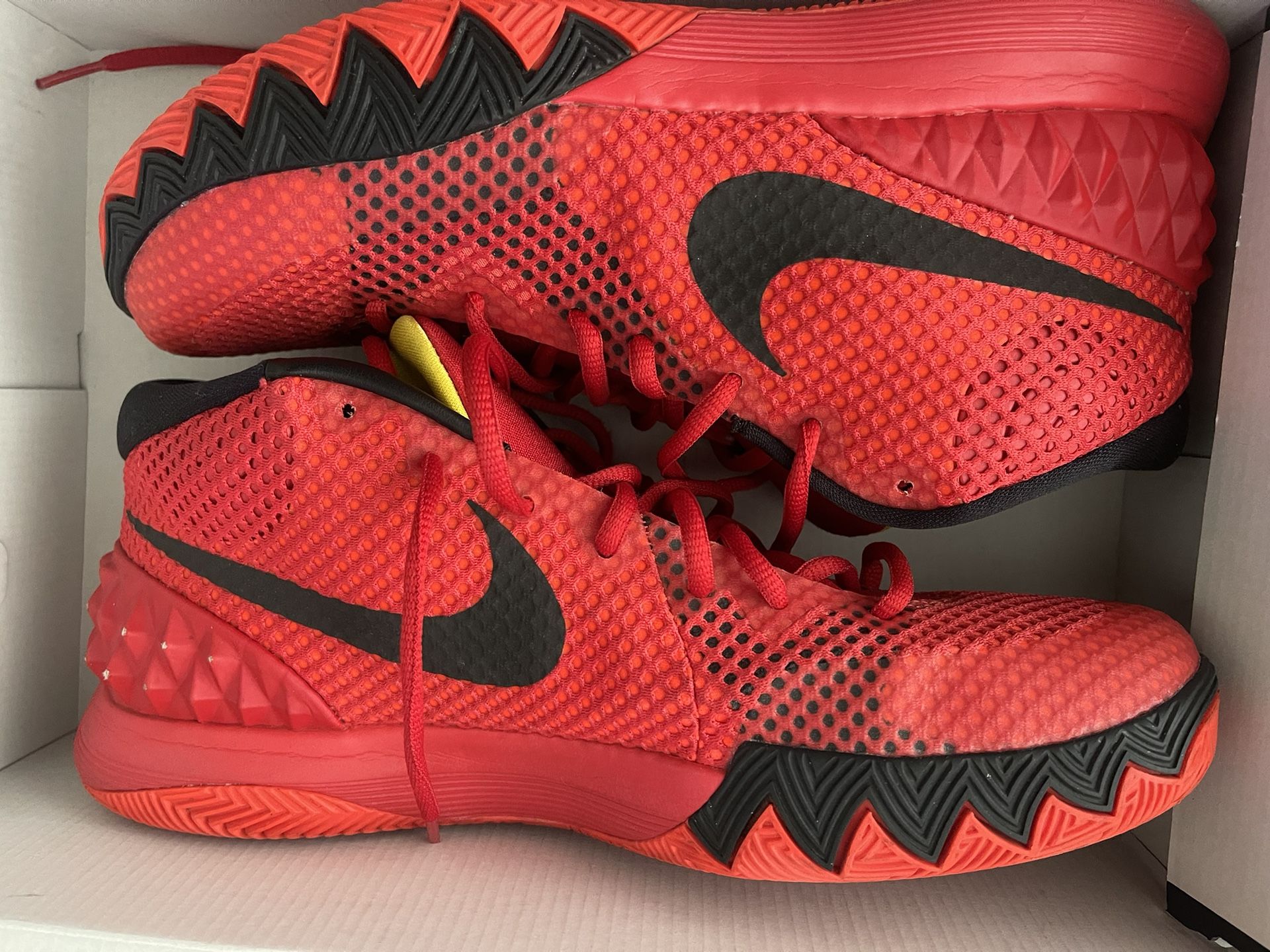 Kyrie 1 Deceptive Red 