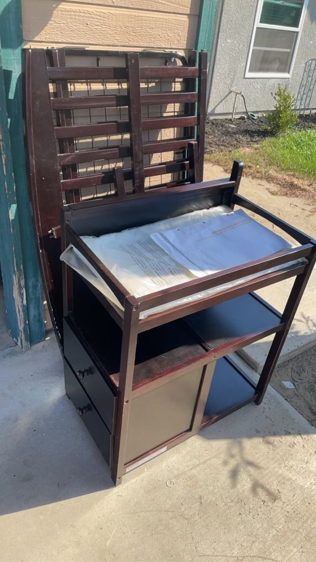 Baby Crib/changing Table