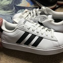 Women’s Adidas Size 7