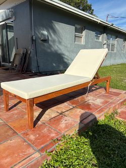 Safavieh Arcata Sunlounger PAT6730A outdoor natural teak wood lounge chair