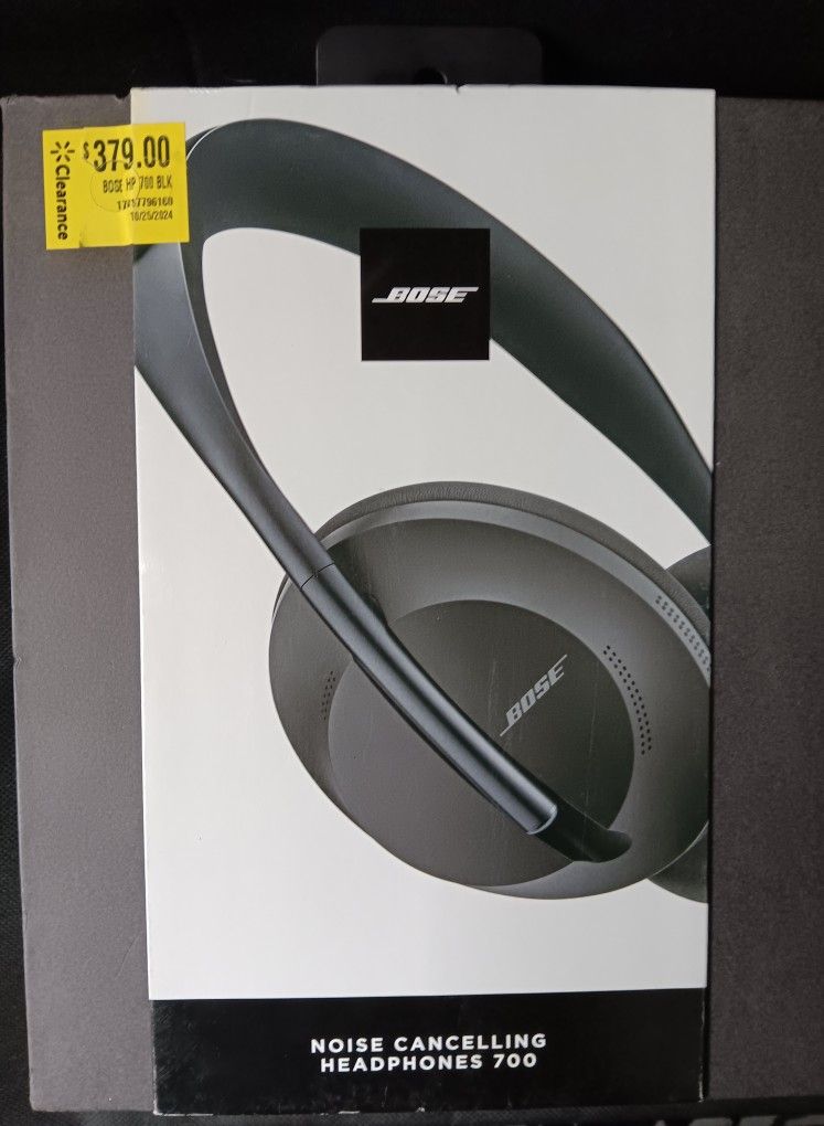 BLK BOSE NOISE CANCELLING HEADPHONES 700🔥... OVER💰 450$+ TAXES. RETAIL) OR 💰300$ CASH