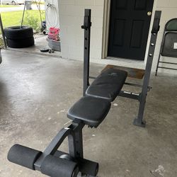 Gold’s Gym Weight Bench